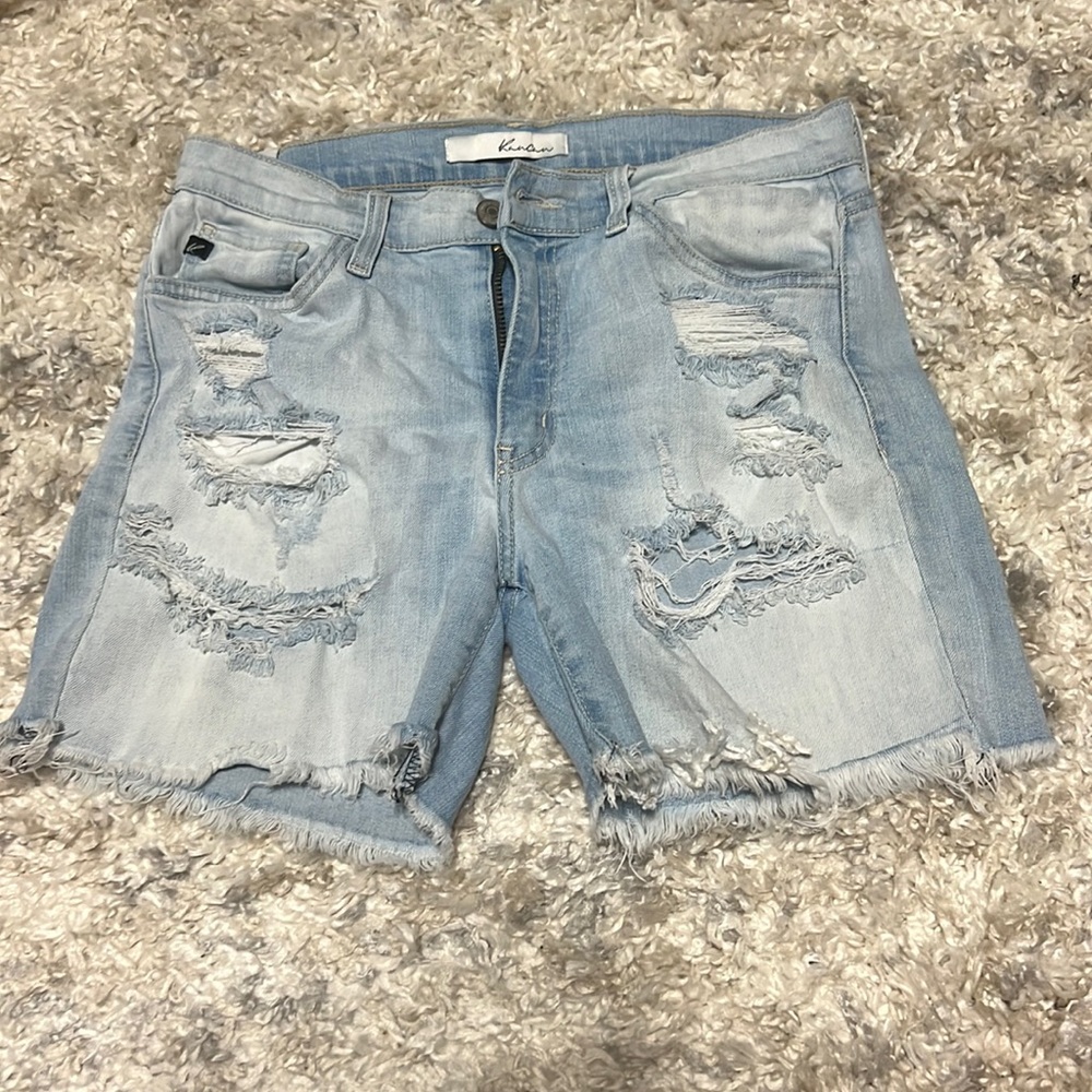 Kancan light wash distressed midi denim shorts size 28
